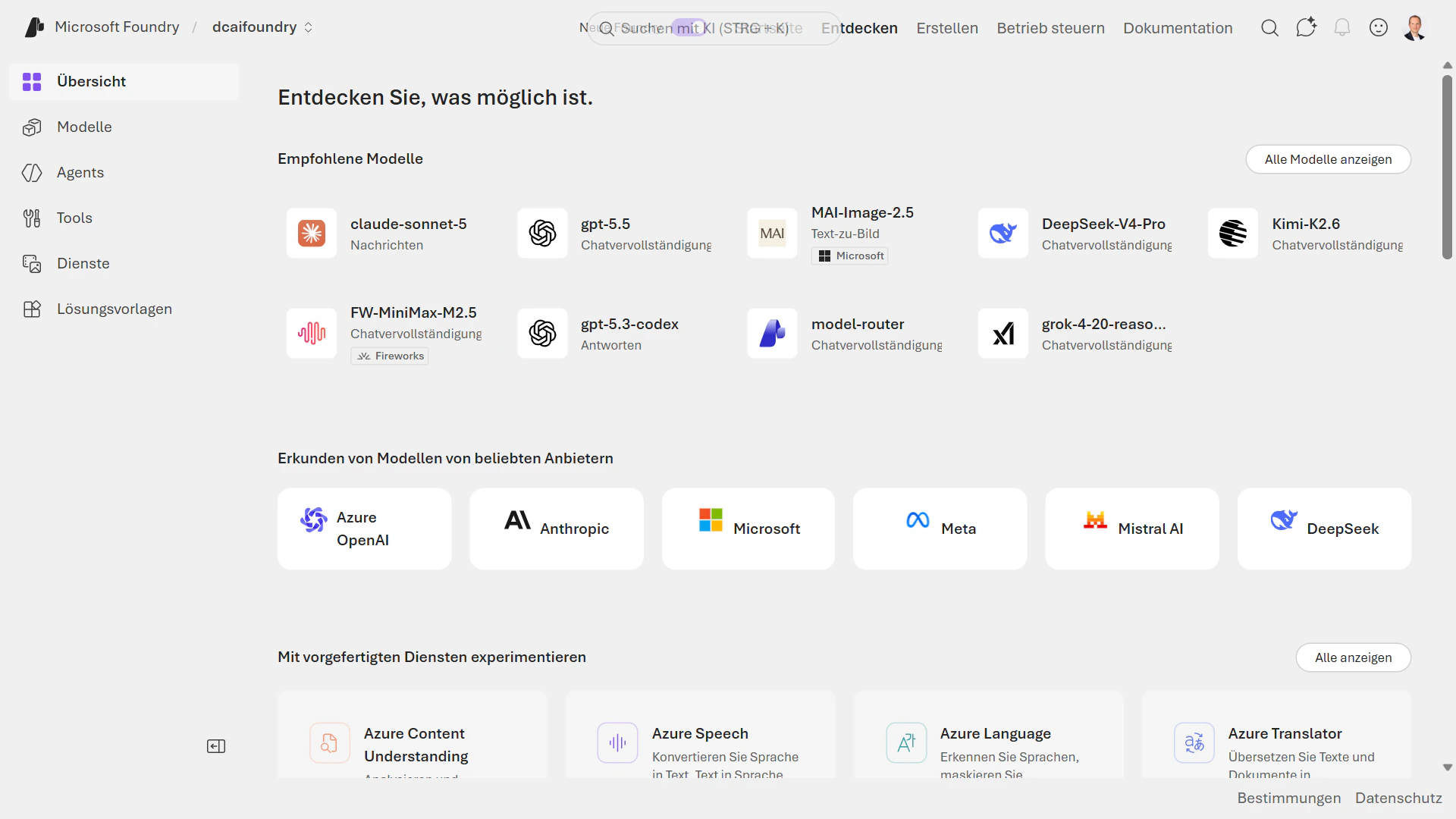 Dashboard der Microsoft Azure AI Foundry mit einer Auswahl an KI-Modellen von OpenAI, Anthropic und Meta.