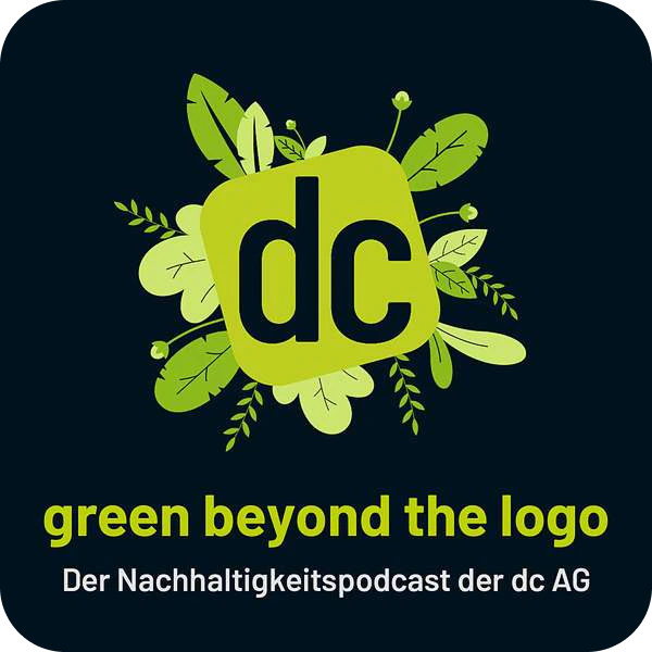 Cover des Nachhaltigkeitspodcasts green beyond the logo der dc AG mit grünem Logo und Blättern.